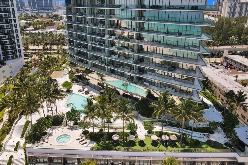 18975 Collins Ave #2303 Sunny Isles Beach, FL 33160