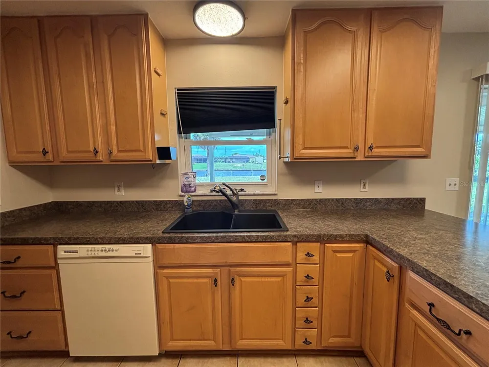 814 SPRING LAKE BOULEVARD NW Port Charlotte, FL 33952