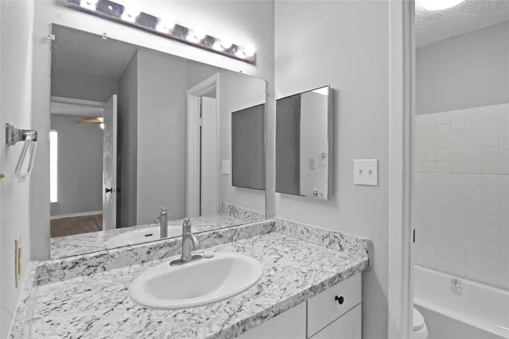 3919 Fairmont Parkway #257 Pasadena, TX 77504
