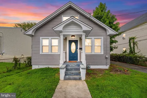 1615 MABEL STREET