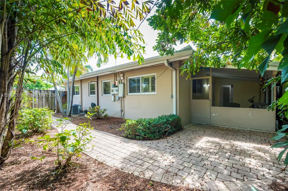 2115 NE 15th Ave Wilton Manors, FL 33305