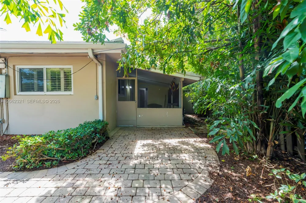 2115 NE 15th Ave Wilton Manors, FL 33305