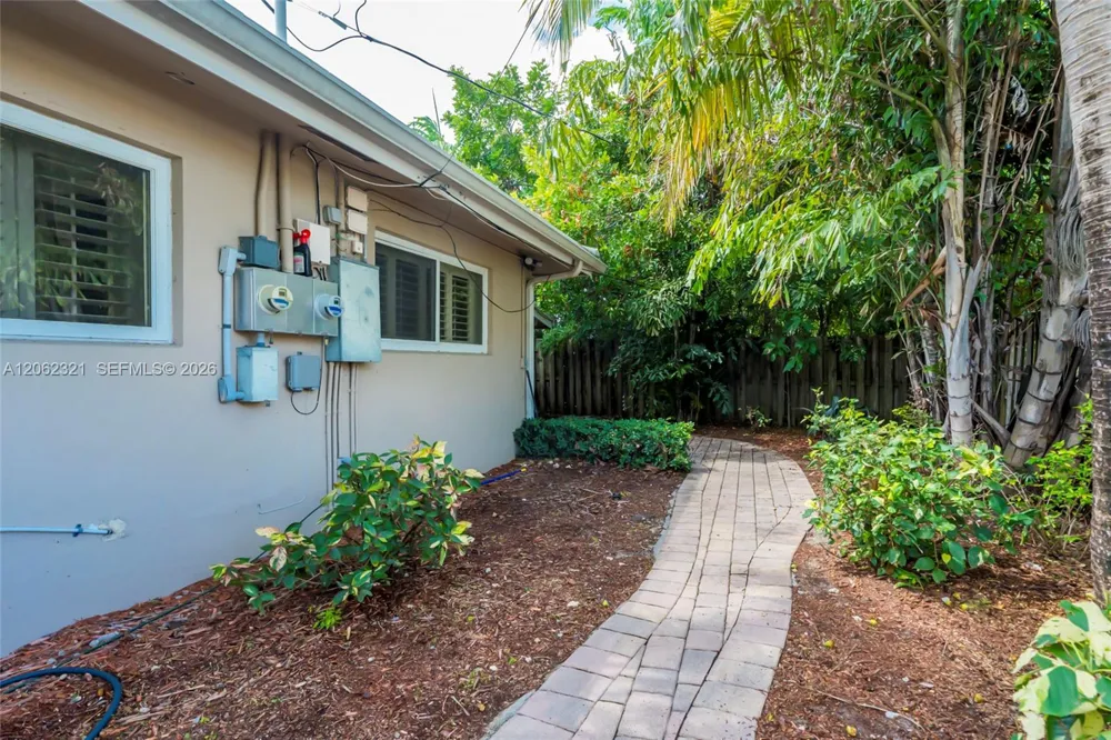 2115 NE 15th Ave Wilton Manors, FL 33305
