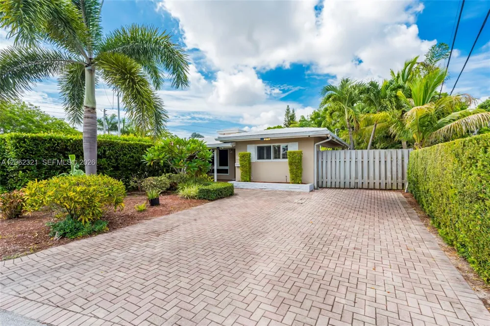 2115 NE 15th Ave Wilton Manors, FL 33305