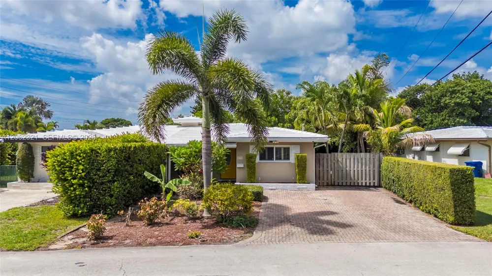 2115 NE 15th Ave Wilton Manors, FL 33305