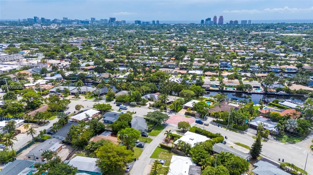 2115 NE 15th Ave Wilton Manors, FL 33305