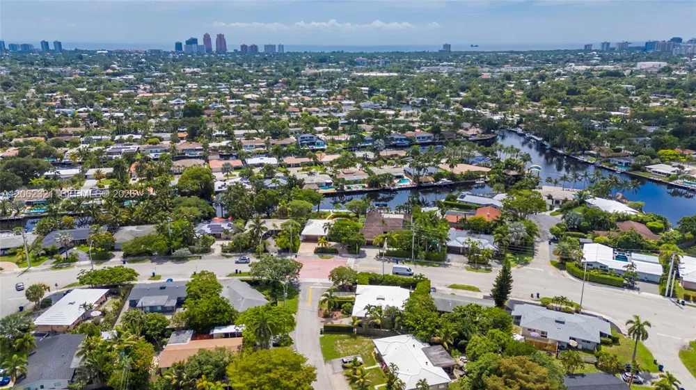 2115 NE 15th Ave Wilton Manors, FL 33305