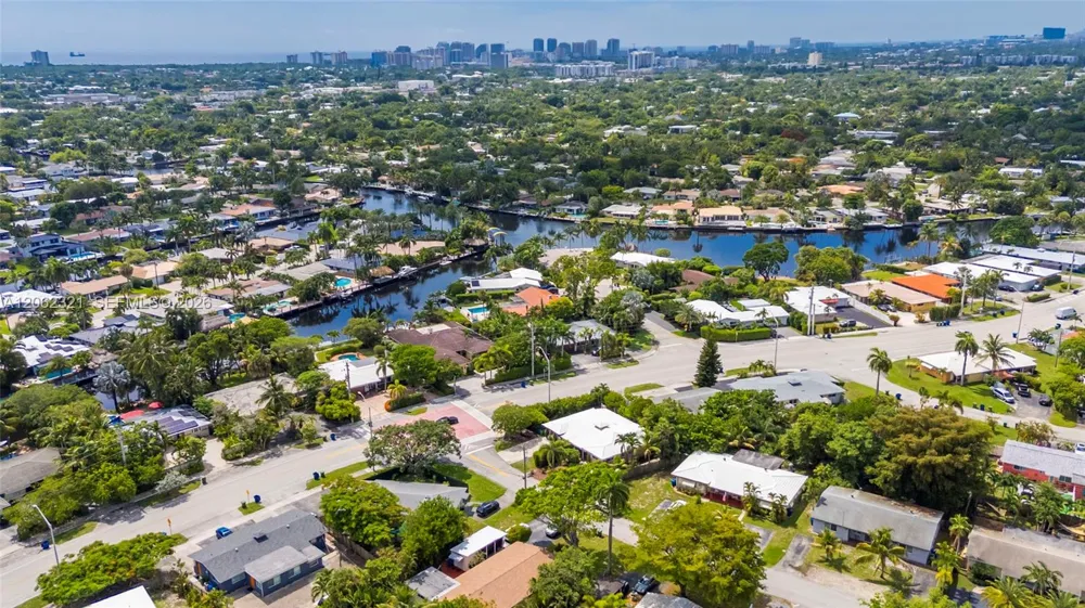 2115 NE 15th Ave Wilton Manors, FL 33305