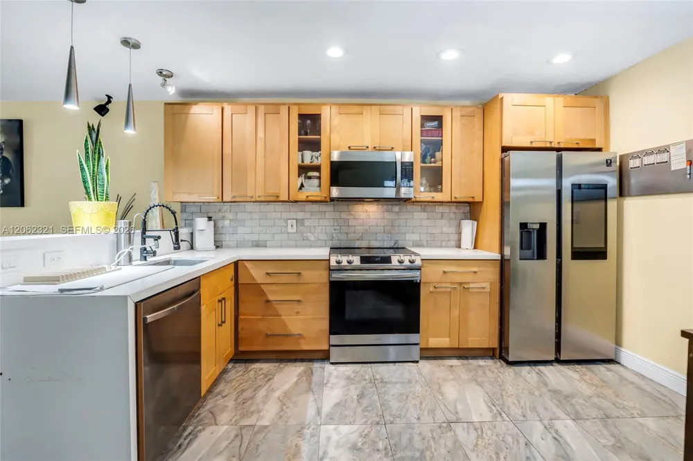 2115 NE 15th Ave Wilton Manors, FL 33305