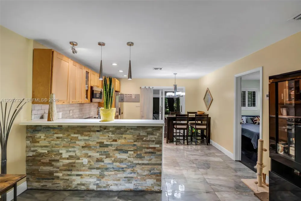 2115 NE 15th Ave Wilton Manors, FL 33305