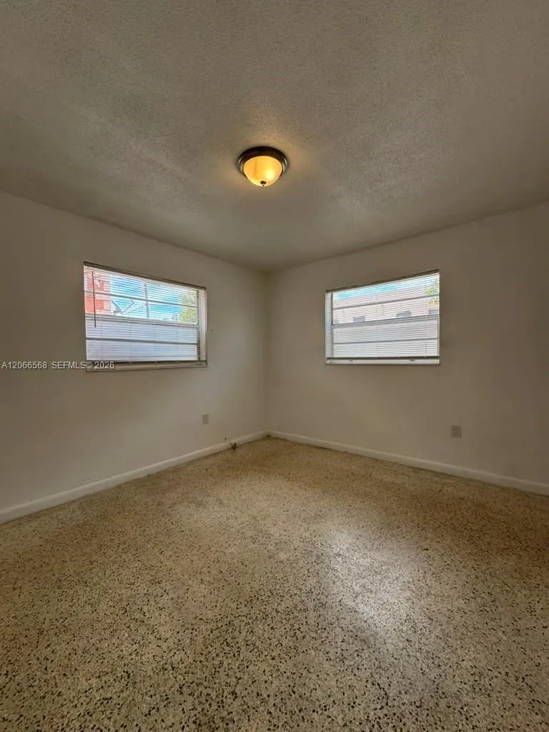 735 W 15th St #4 Hialeah, FL 33010