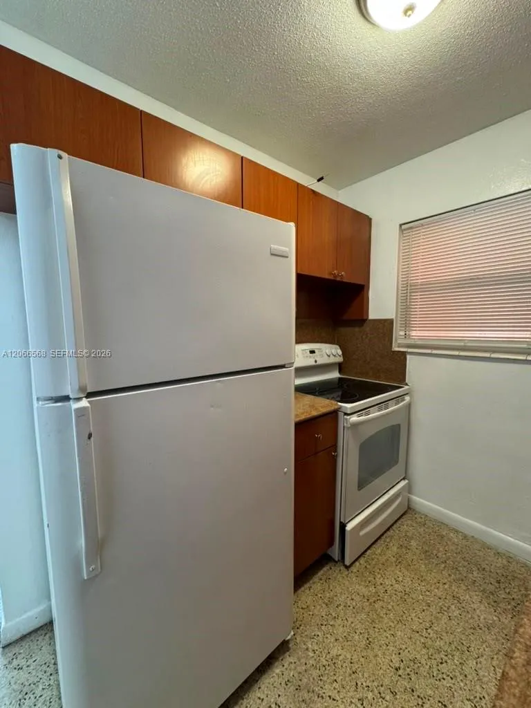 735 W 15th St #4 Hialeah, FL 33010
