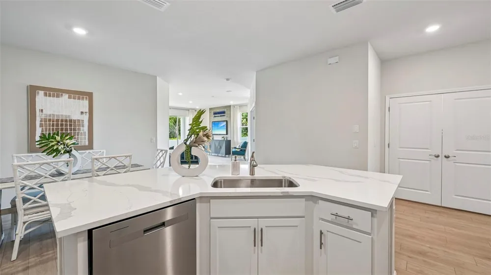 15832 8TH PLACE E Bradenton, FL 34212