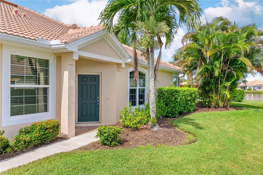 5064 WHISPERING OAKS DRIVE North Port, FL 34287