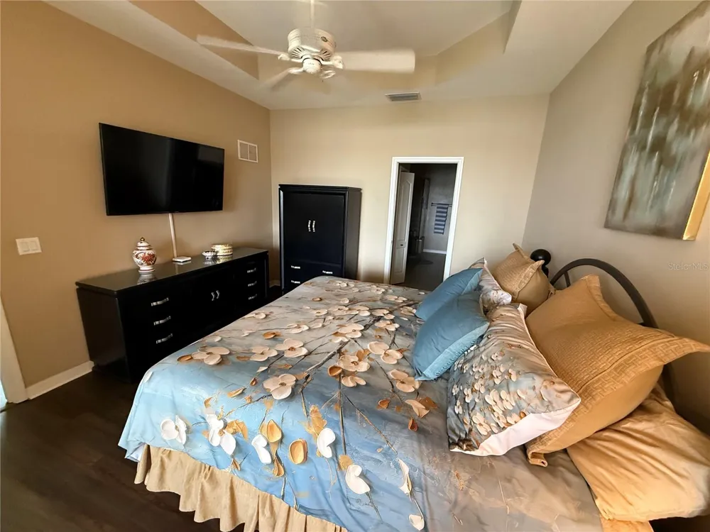 5064 WHISPERING OAKS DRIVE North Port, FL 34287