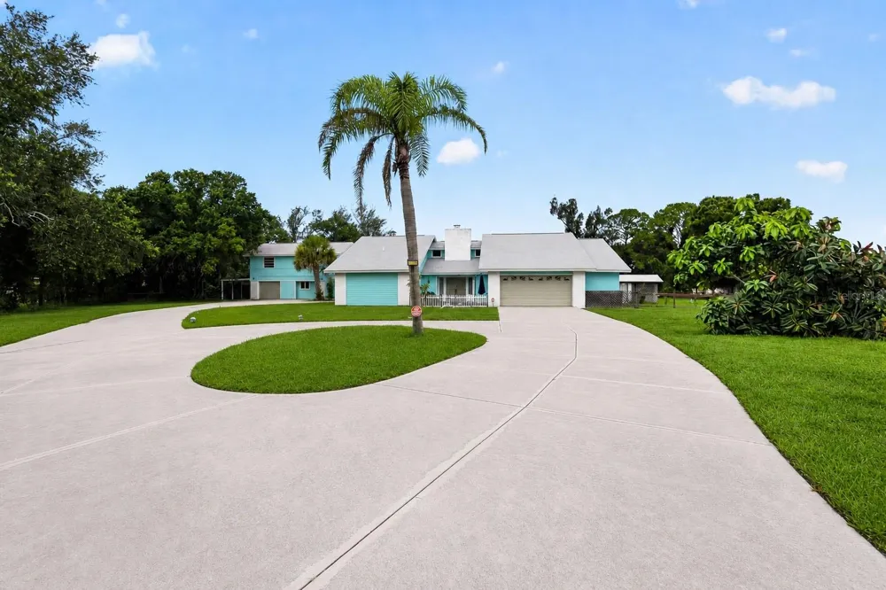 1305 GREENFIELD CIRCLE Venice, FL 34292