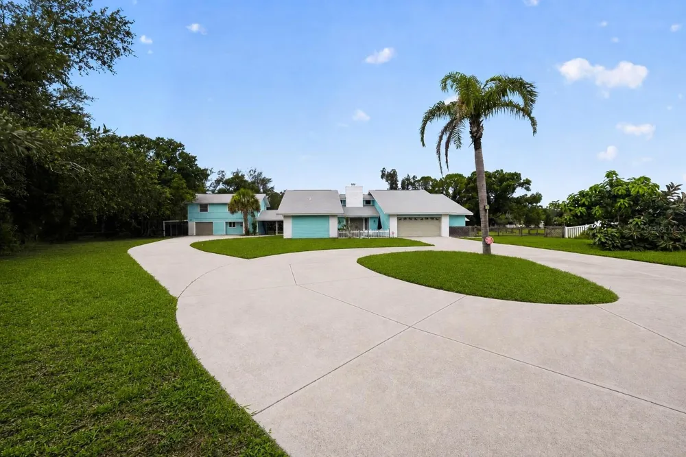 1305 GREENFIELD CIRCLE Venice, FL 34292