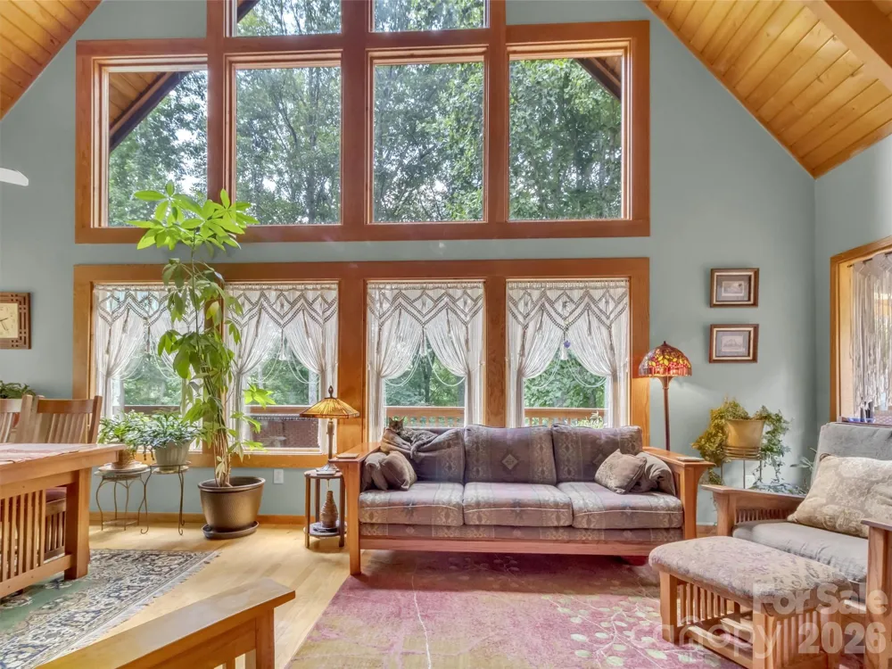 170 Wonderwood Lane Clyde, NC 28721