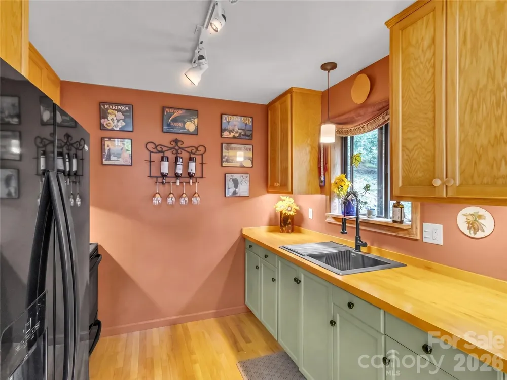 170 Wonderwood Lane Clyde, NC 28721