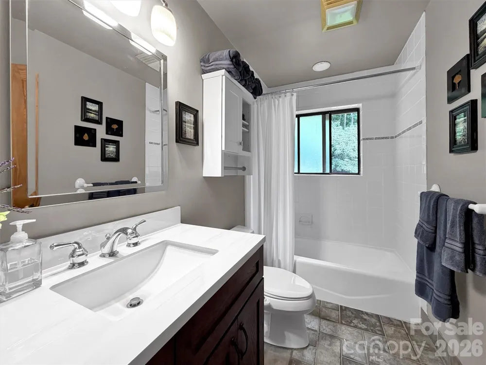 170 Wonderwood Lane Clyde, NC 28721