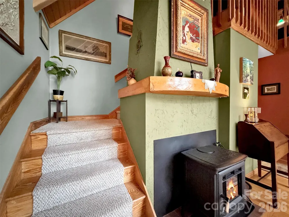 170 Wonderwood Lane Clyde, NC 28721