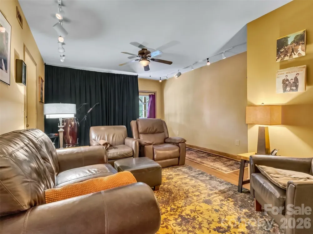 170 Wonderwood Lane Clyde, NC 28721