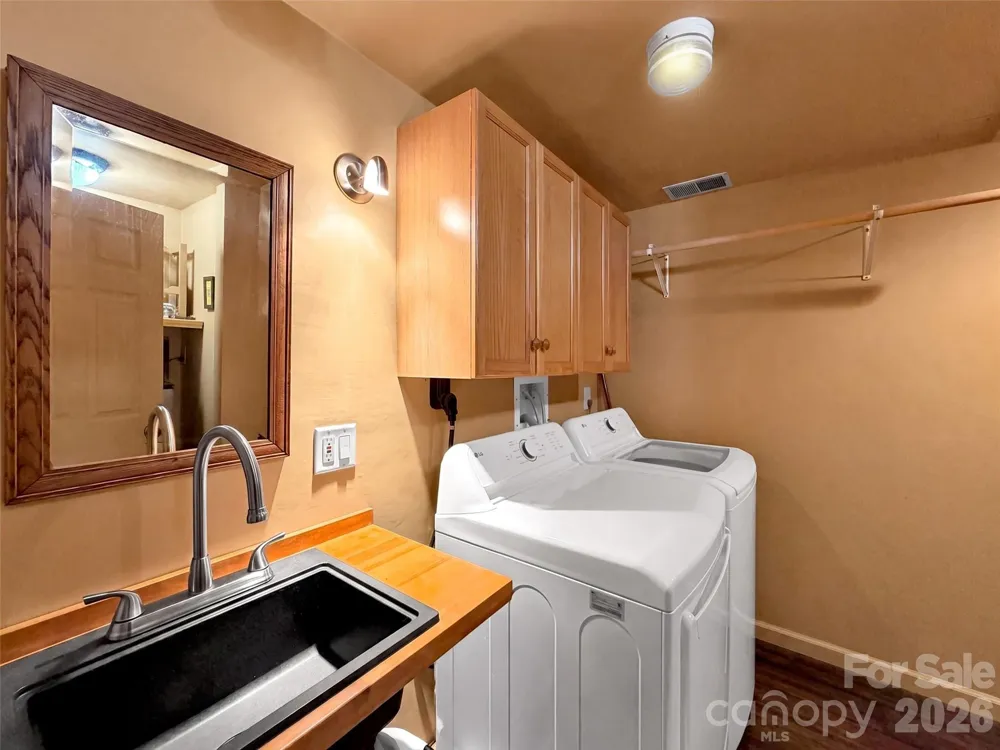 170 Wonderwood Lane Clyde, NC 28721