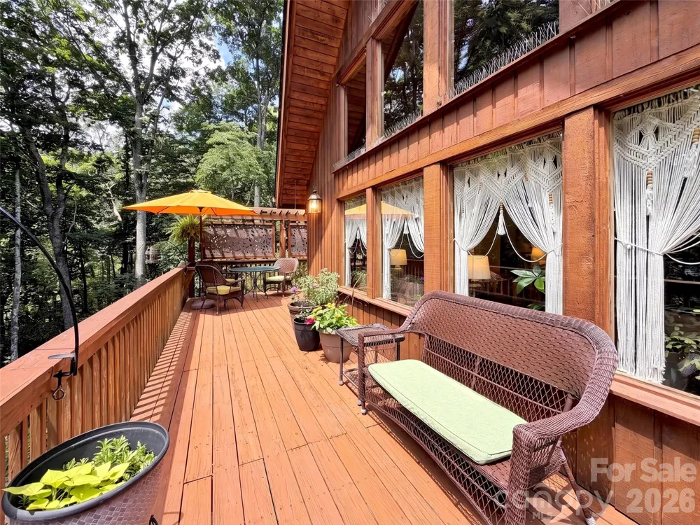 170 Wonderwood Lane Clyde, NC 28721