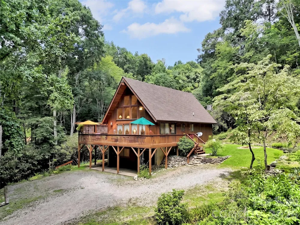 170 Wonderwood Lane Clyde, NC 28721