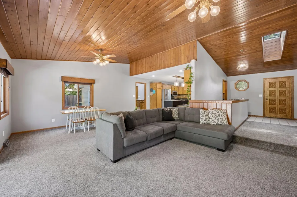 21946 Oak Heights Circle Cold Spring, MN 56320