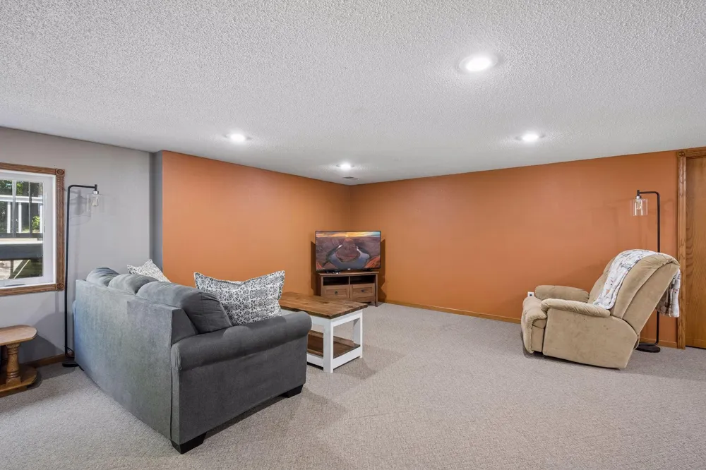21946 Oak Heights Circle Cold Spring, MN 56320