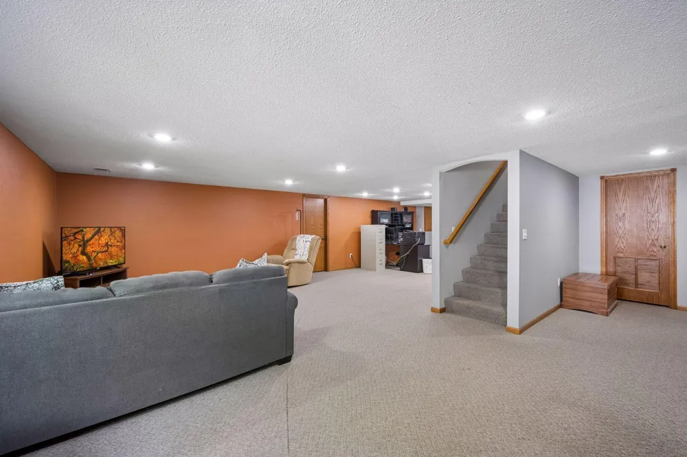 21946 Oak Heights Circle Cold Spring, MN 56320