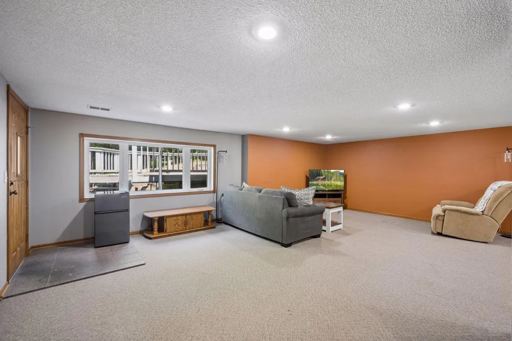21946 Oak Heights Circle Cold Spring, MN 56320