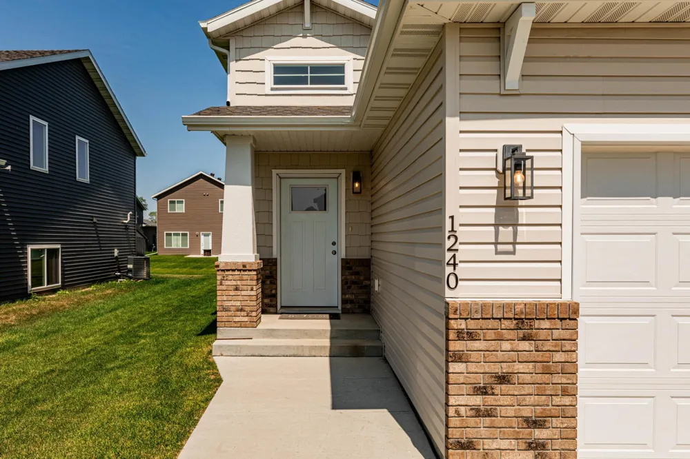 1240 Rachel Drive W West Fargo, ND 58078