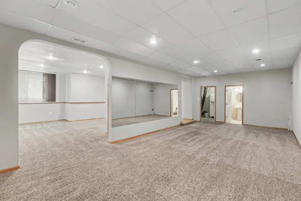 3006 Frank Street Maplewood, MN 55109