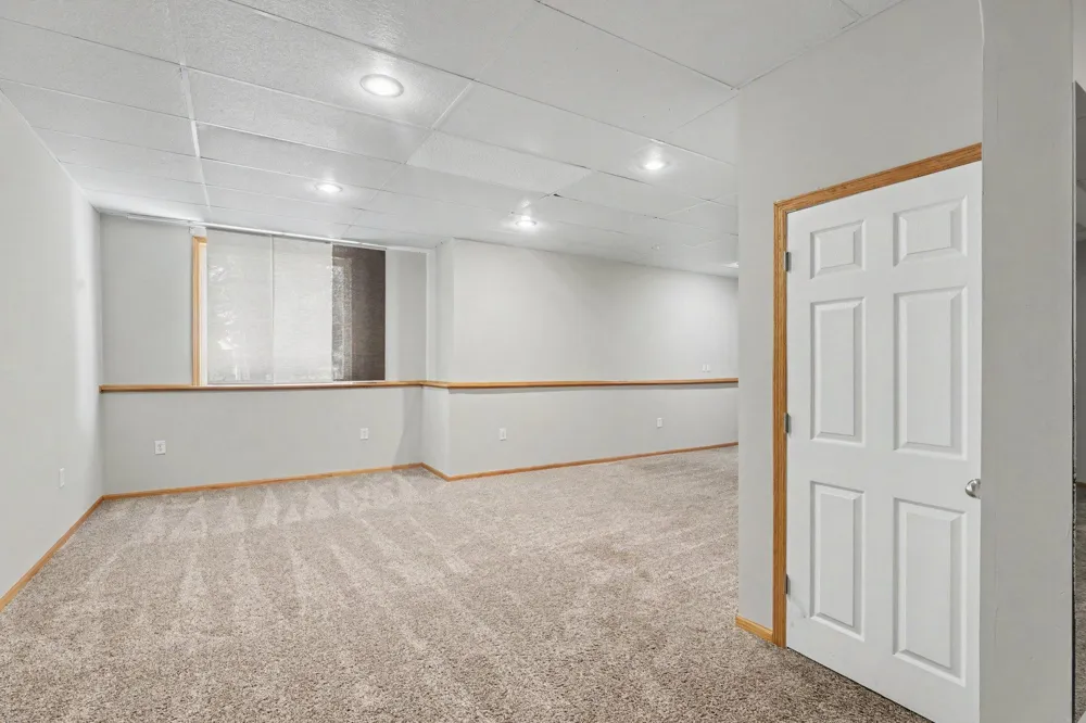 3006 Frank Street Maplewood, MN 55109