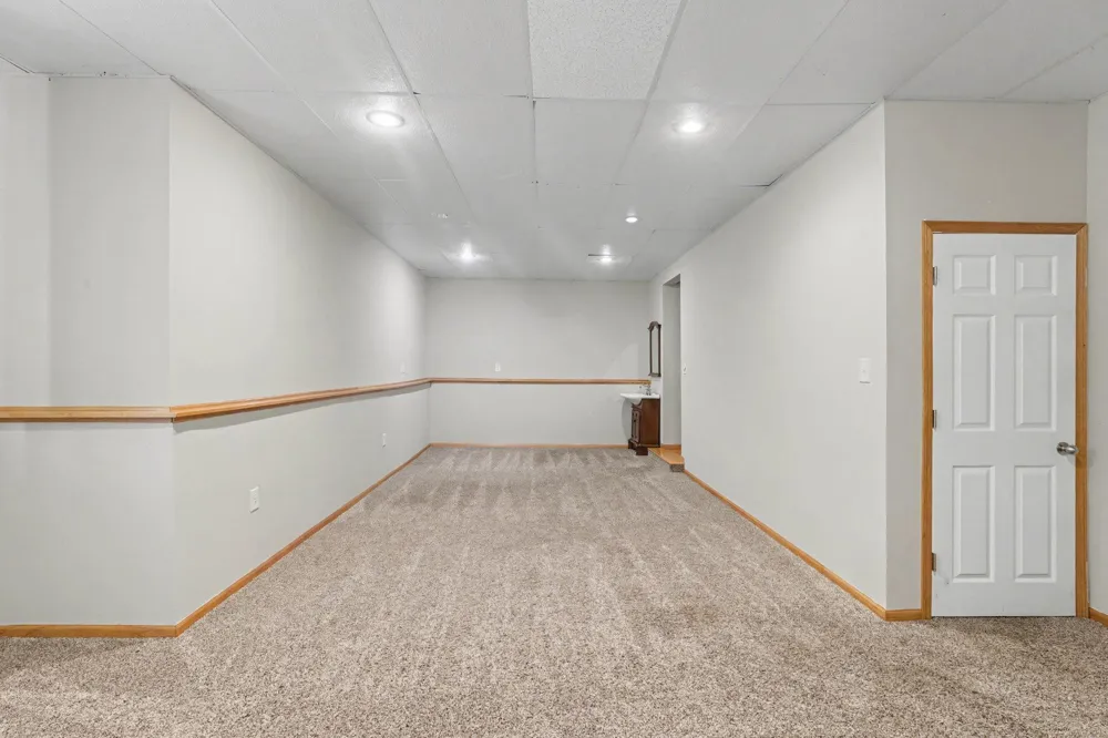 3006 Frank Street Maplewood, MN 55109