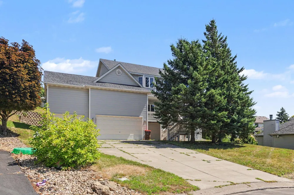 3006 Frank Street Maplewood, MN 55109