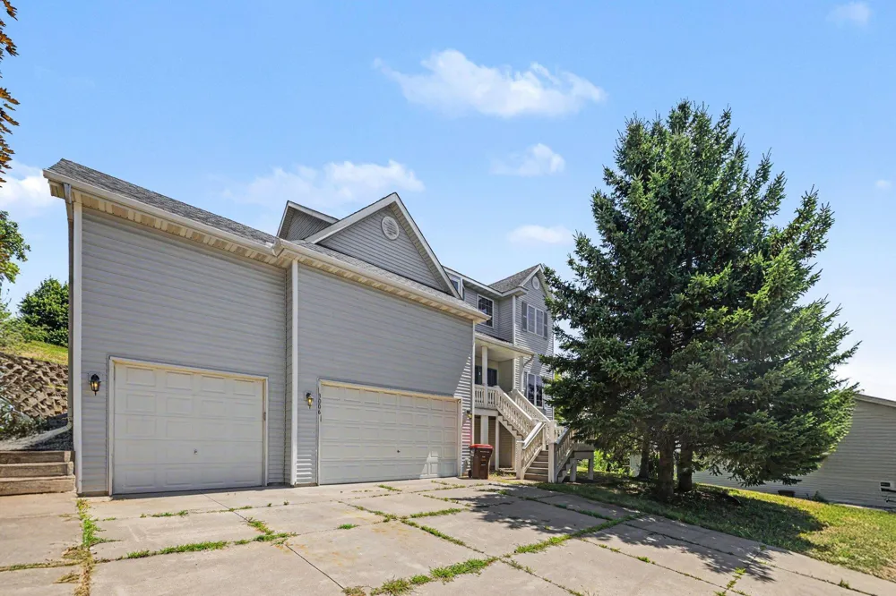 3006 Frank Street Maplewood, MN 55109