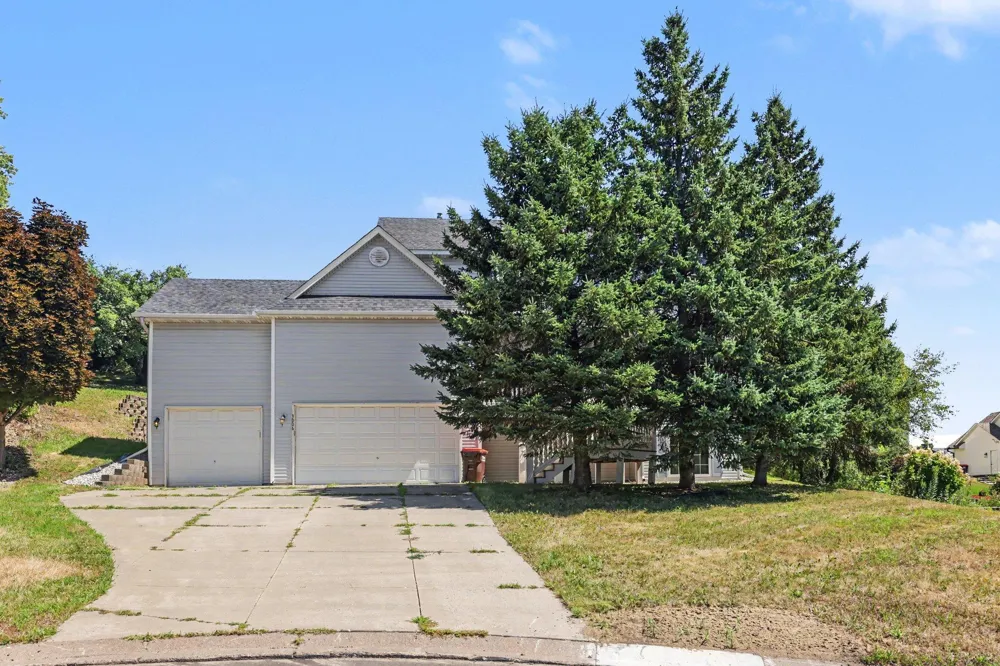 3006 Frank Street Maplewood, MN 55109