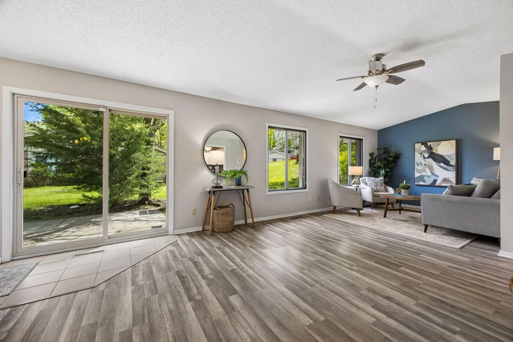 9701 Cimarron Trail Minnetonka, MN 55305