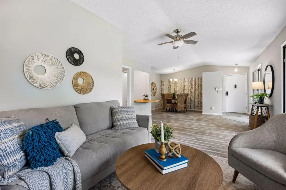 9701 Cimarron Trail Minnetonka, MN 55305