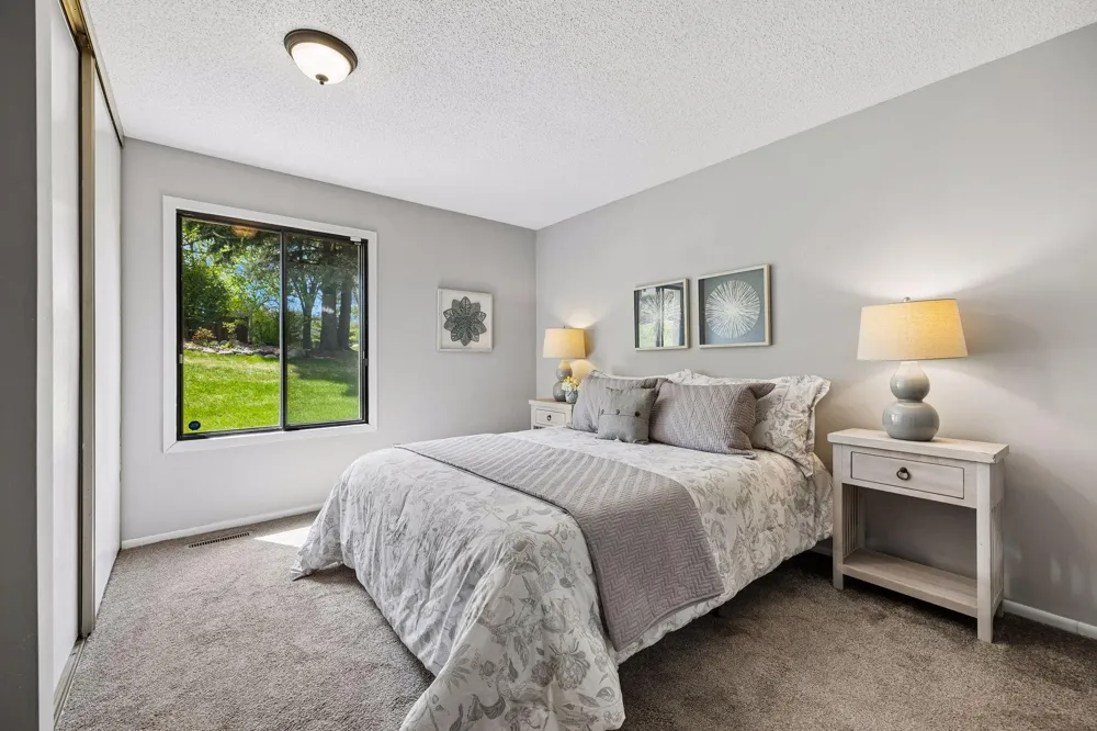 9701 Cimarron Trail Minnetonka, MN 55305