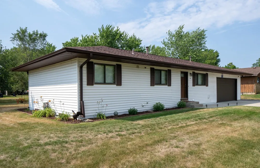806 Callaway Street E Saint Joseph, MN 56374