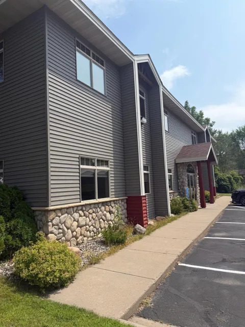 621 Benton Dr #103