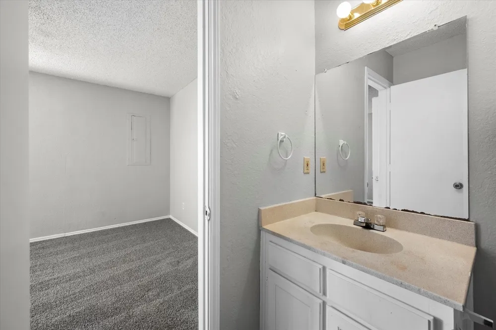 606 Kings Way Drive #C Mansfield, TX 76063