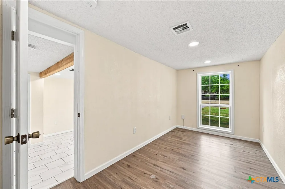 1126 W 7th Street McGregor, TX 76657