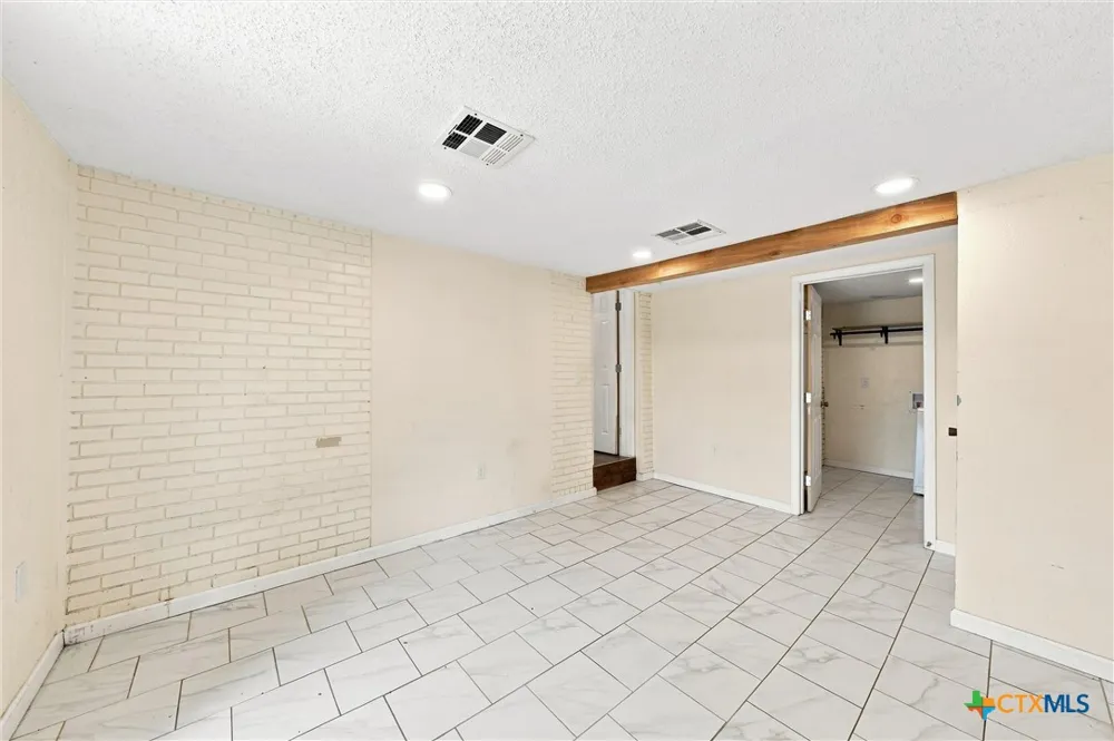 1126 W 7th Street McGregor, TX 76657