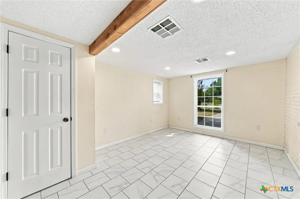 1126 W 7th Street McGregor, TX 76657