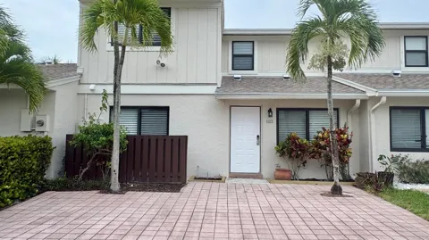 5325 TENNIS LANE